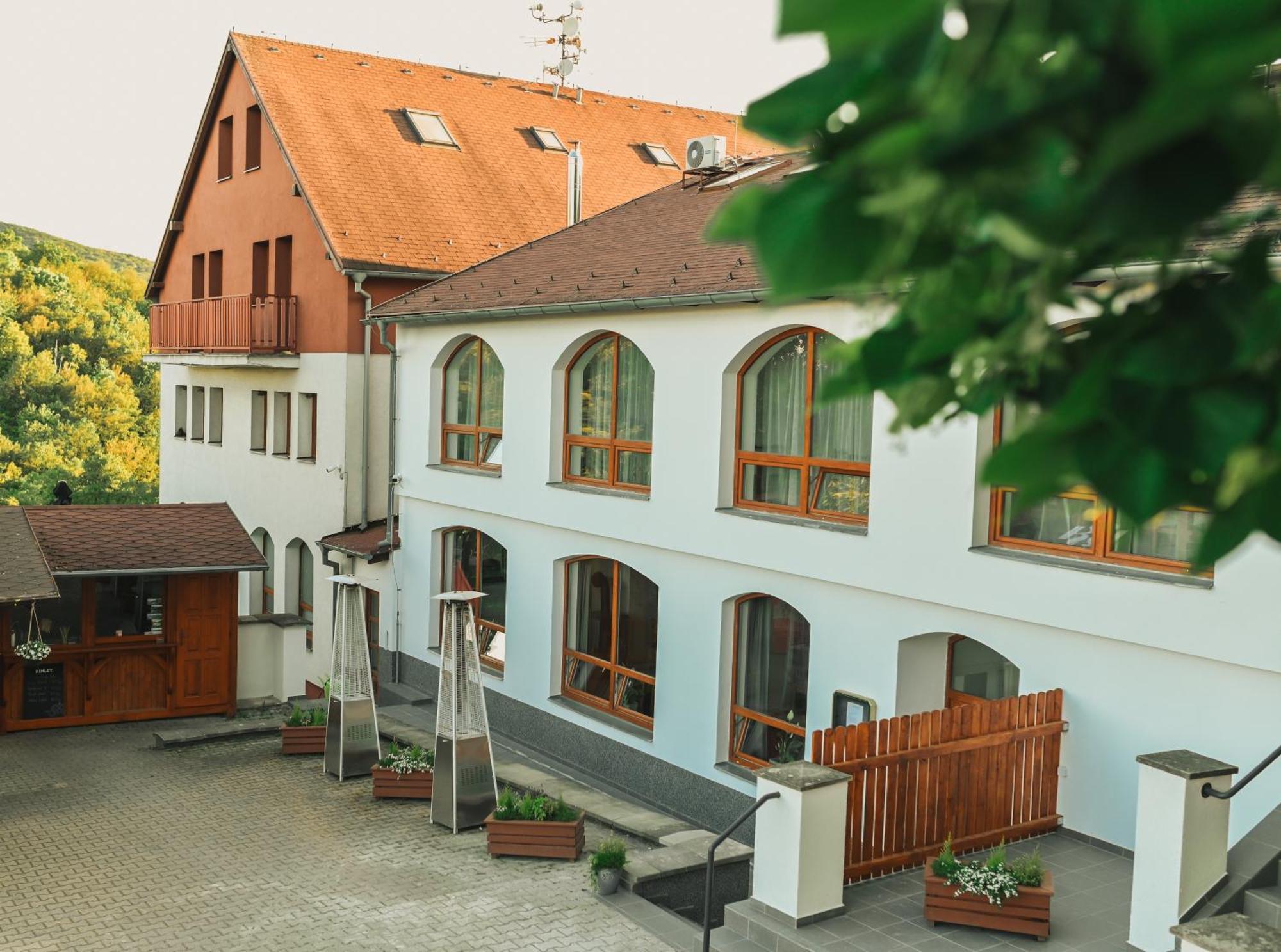Restaurace A Penzion U Svate Barbory Ústí nad Labem Eksteriør bilde